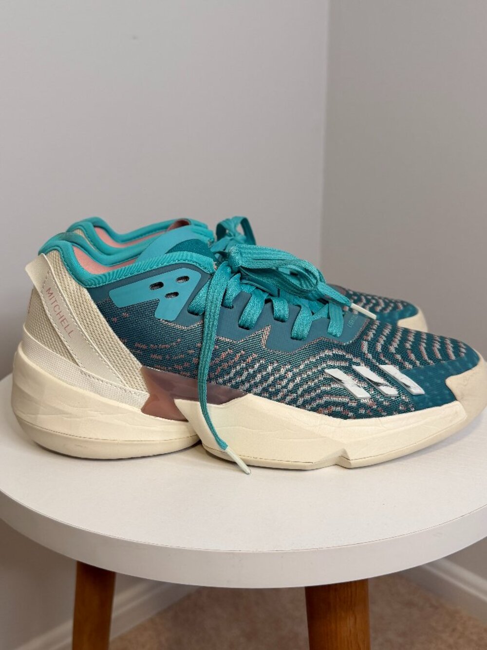Adidas D.O.N. Issue 4 Basketball Women's Shoes - Size 8.5